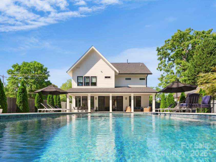 1009 Belmont Avenue, Charlotte, NC 28205.  MLS# CAR4252880, YatesRealty ID 14275. Urban oasis!