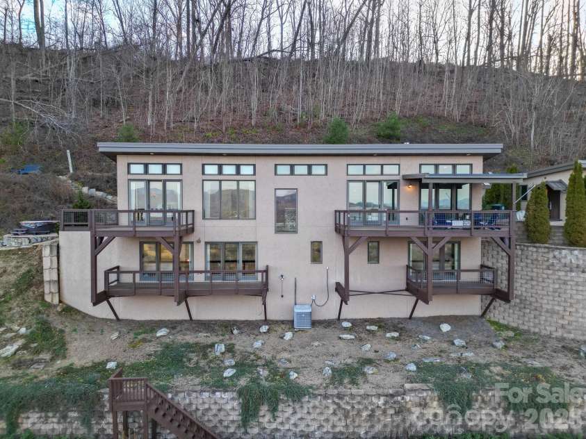 128 Leisure Mountain Road, Asheville, NC 28804.  MLS# CAR4311587, YatesRealty ID 14276. 