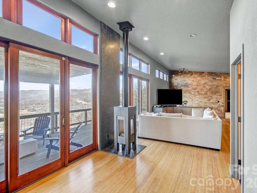128 Leisure Mountain Road, Asheville, NC 28804.  MLS# CAR4311587, YatesRealty ID 14276. 