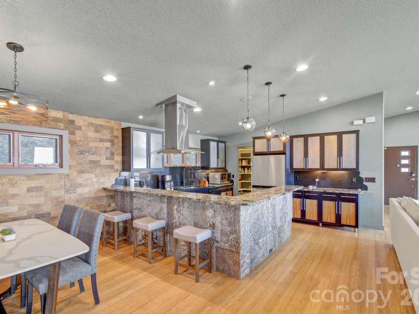 128 Leisure Mountain Road, Asheville, NC 28804.  MLS# CAR4311587, YatesRealty ID 14276. 