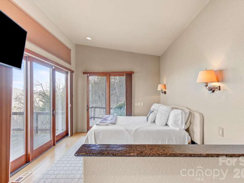 128 Leisure Mountain Road, Asheville, NC 28804.  MLS# CAR4311587, YatesRealty ID 14276. 