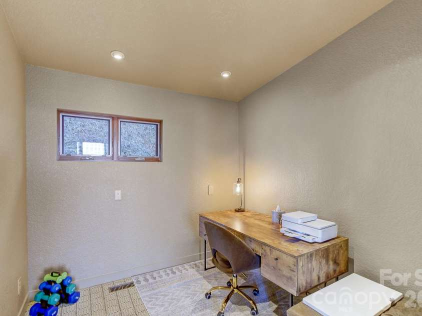 128 Leisure Mountain Road, Asheville, NC 28804.  MLS# CAR4311587, YatesRealty ID 14276. 