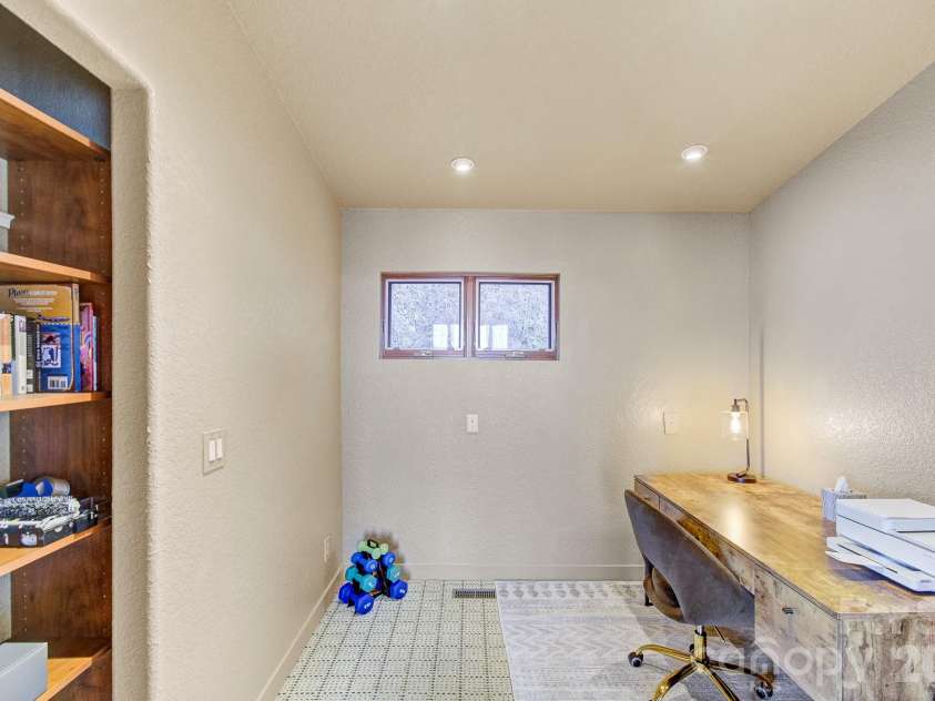 128 Leisure Mountain Road, Asheville, NC 28804.  MLS# CAR4311587, YatesRealty ID 14276. 