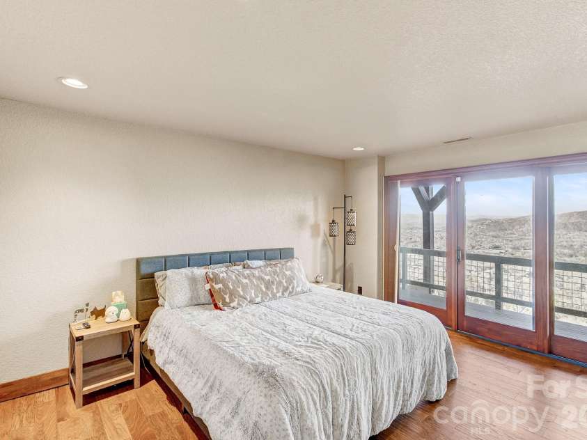 128 Leisure Mountain Road, Asheville, NC 28804.  MLS# CAR4311587, YatesRealty ID 14276. 