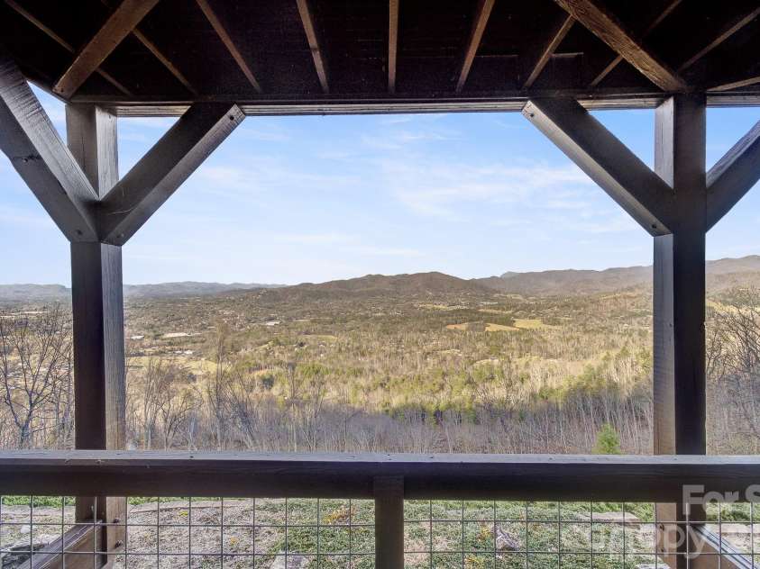 128 Leisure Mountain Road, Asheville, NC 28804.  MLS# CAR4311587, YatesRealty ID 14276. 