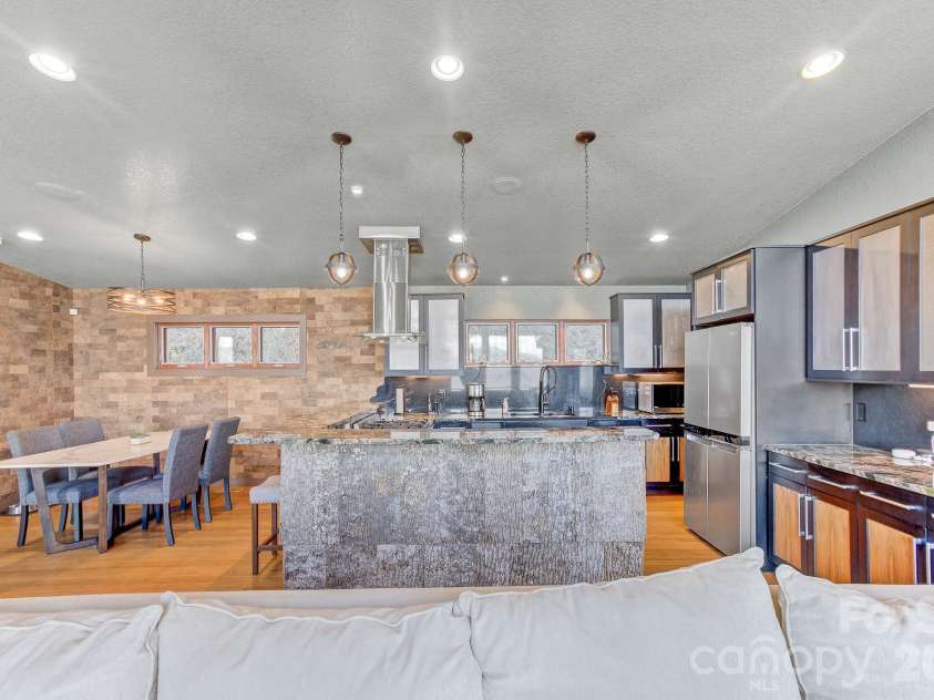128 Leisure Mountain Road, Asheville, NC 28804.  MLS# CAR4311587, YatesRealty ID 14276. 