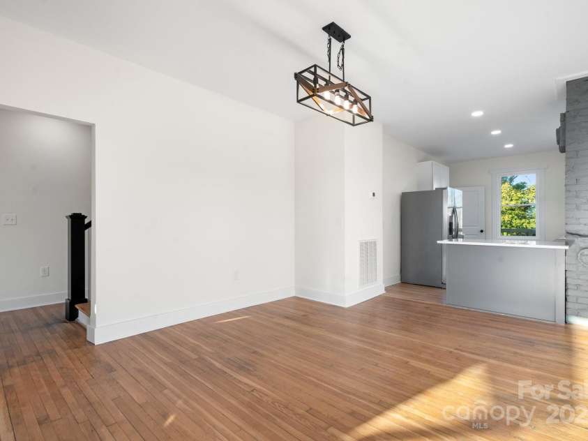 49 8th Street, Hickory, NC 28602.  MLS# CAR4220157, YatesRealty ID 14276. 