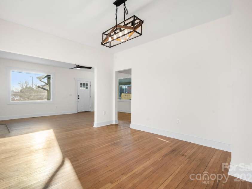 49 8th Street, Hickory, NC 28602.  MLS# CAR4220157, YatesRealty ID 14276. 