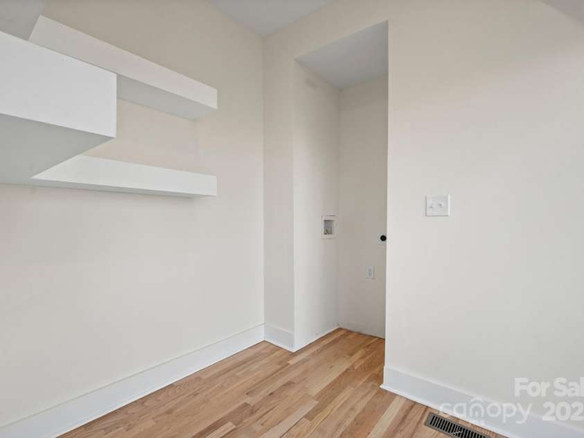 49 8th Street, Hickory, NC 28602.  MLS# CAR4220157, YatesRealty ID 14276. 