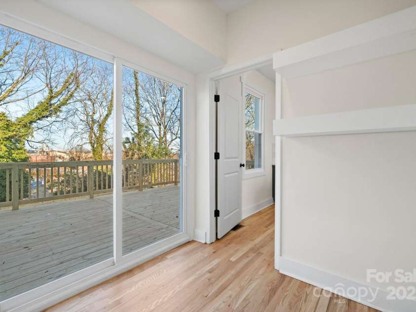 49 8th Street, Hickory, NC 28602.  MLS# CAR4220157, YatesRealty ID 14276. 