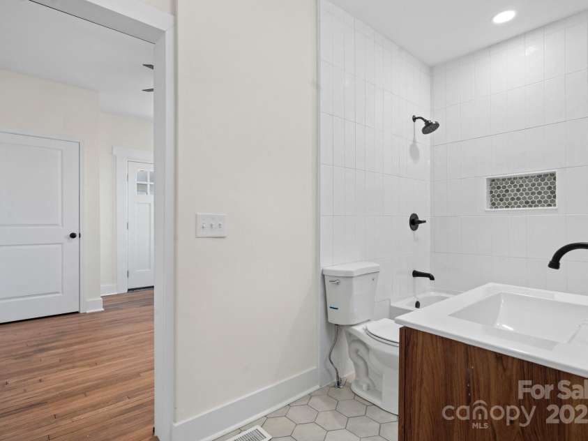 49 8th Street, Hickory, NC 28602.  MLS# CAR4220157, YatesRealty ID 14276. 