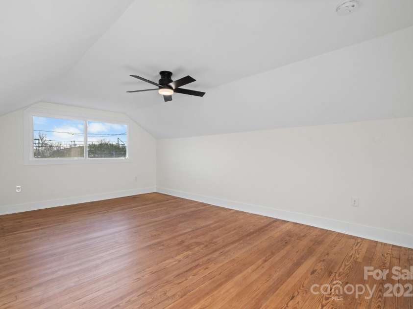 49 8th Street, Hickory, NC 28602.  MLS# CAR4220157, YatesRealty ID 14276. 