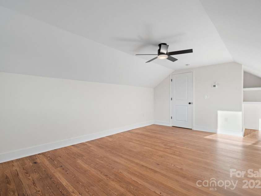 49 8th Street, Hickory, NC 28602.  MLS# CAR4220157, YatesRealty ID 14276. 