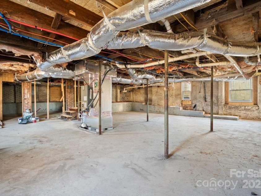 49 8th Street, Hickory, NC 28602.  MLS# CAR4220157, YatesRealty ID 14276. 