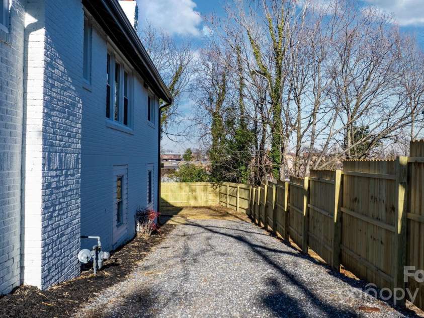 49 8th Street, Hickory, NC 28602.  MLS# CAR4220157, YatesRealty ID 14276. 