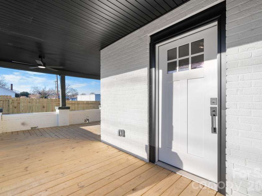 49 8th Street, Hickory, NC 28602.  MLS# CAR4220157, YatesRealty ID 14276. 