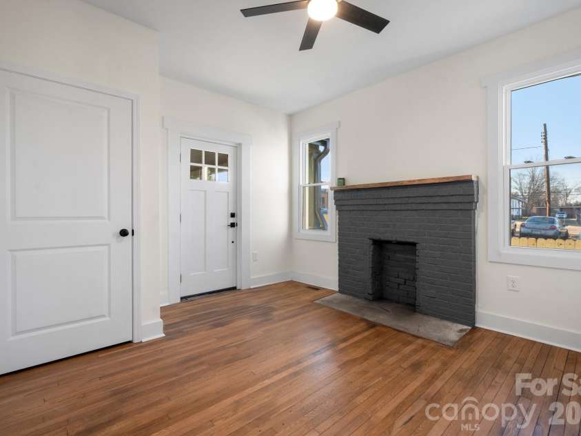 49 8th Street, Hickory, NC 28602.  MLS# CAR4220157, YatesRealty ID 14276. 