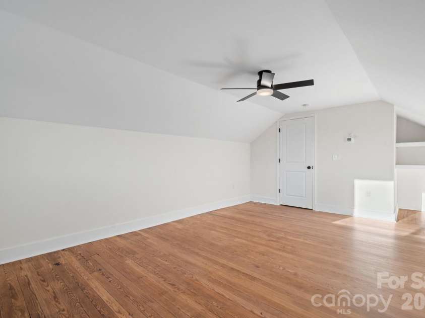 49 8th Street, Hickory, NC 28602.  MLS# CAR4220157, YatesRealty ID 14276. 