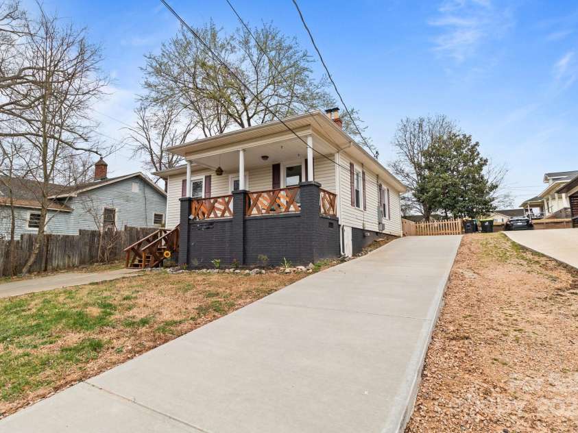 133 2nd Avenue, China Grove, NC 28023.  MLS# CAR4232976, YatesRealty ID 14277. 