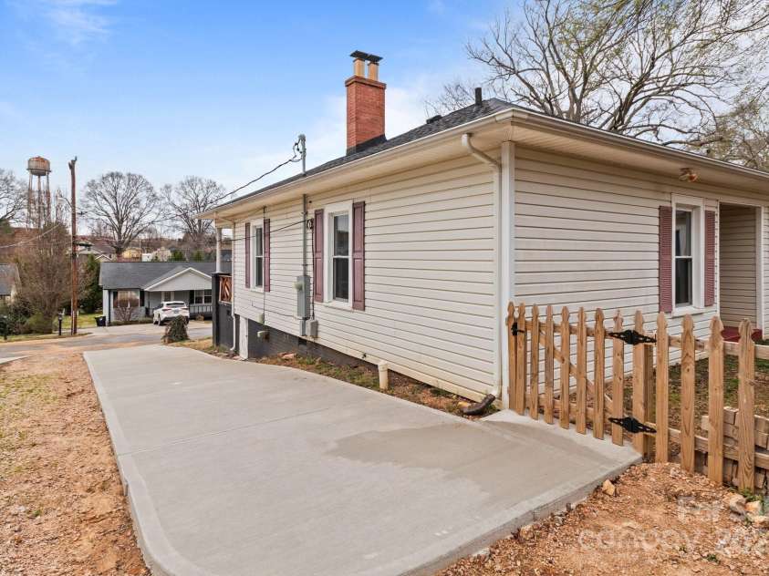 133 2nd Avenue, China Grove, NC 28023.  MLS# CAR4232976, YatesRealty ID 14277. 