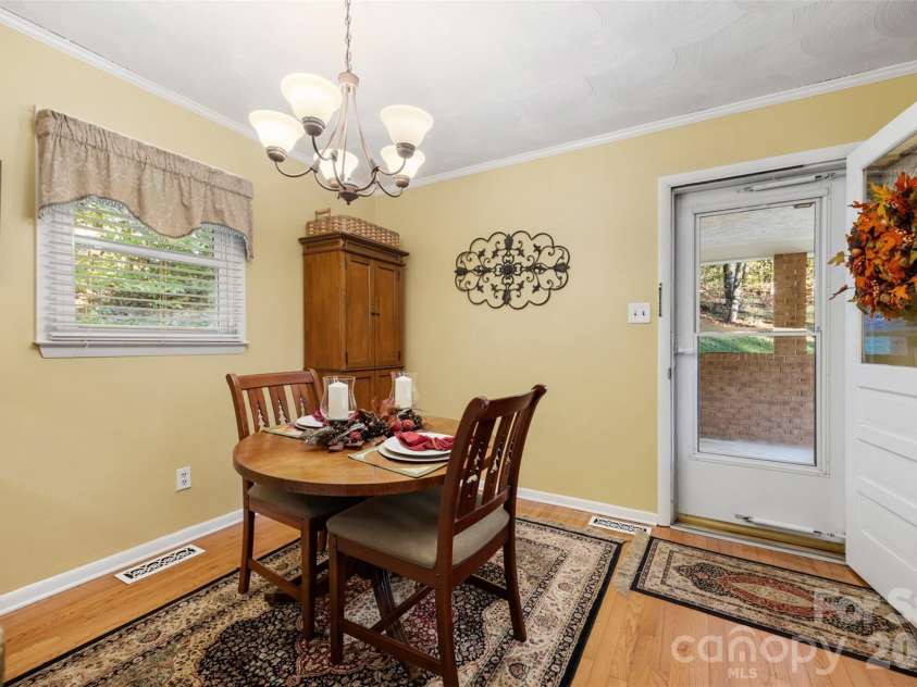 1711 Mccombs Street, Newton, NC 28658.  MLS# CAR4318276, YatesRealty ID 14277. 