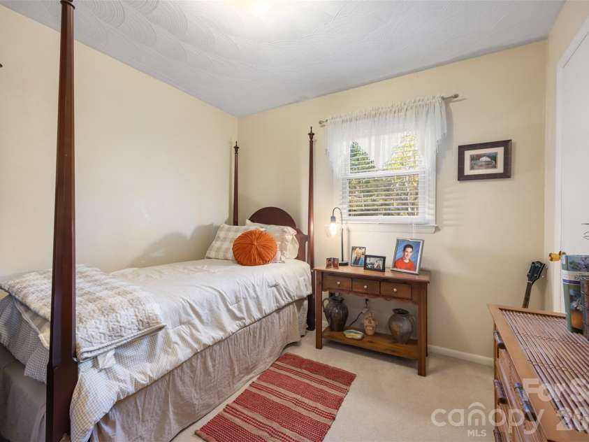 1711 Mccombs Street, Newton, NC 28658.  MLS# CAR4318276, YatesRealty ID 14277. 