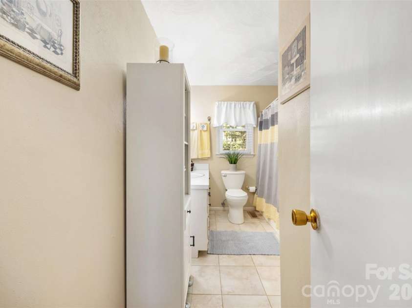 1711 Mccombs Street, Newton, NC 28658.  MLS# CAR4318276, YatesRealty ID 14277. 