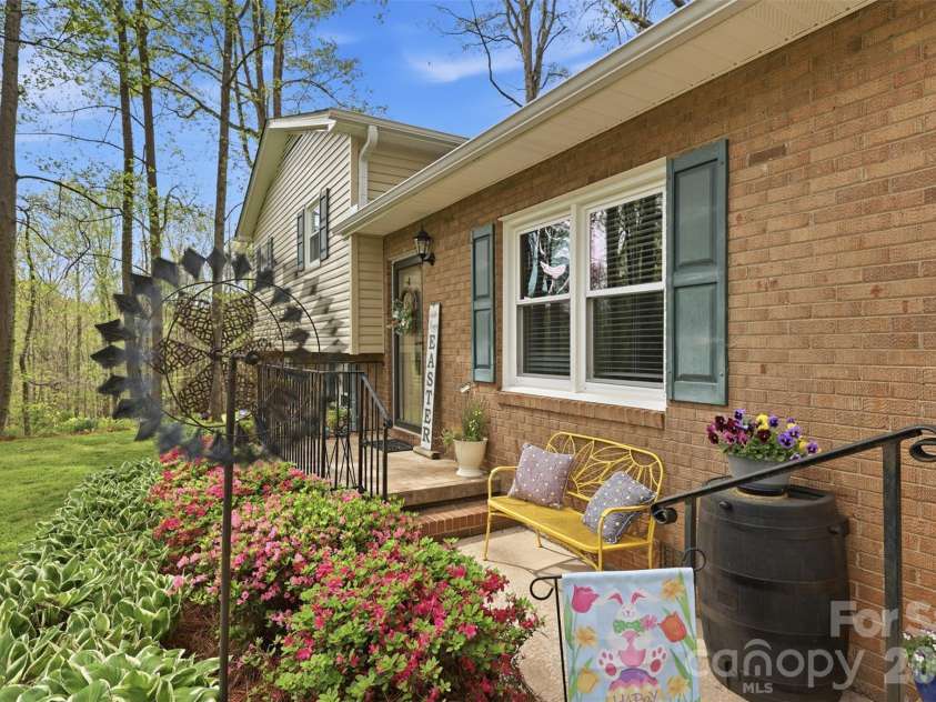 1711 Mccombs Street, Newton, NC 28658.  MLS# CAR4318276, YatesRealty ID 14277. 