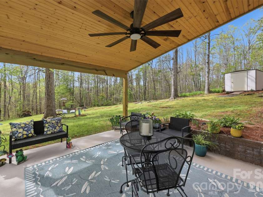1711 Mccombs Street, Newton, NC 28658.  MLS# CAR4318276, YatesRealty ID 14277. 
