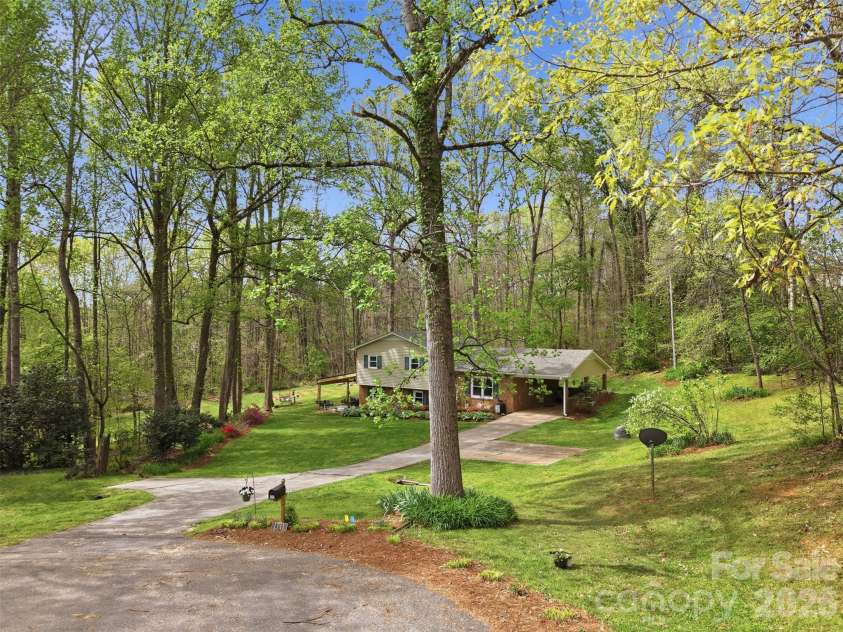 1711 Mccombs Street, Newton, NC 28658.  MLS# CAR4318276, YatesRealty ID 14277. 