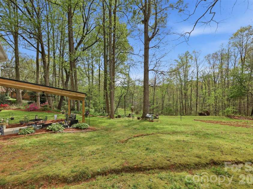 1711 Mccombs Street, Newton, NC 28658.  MLS# CAR4318276, YatesRealty ID 14277. 