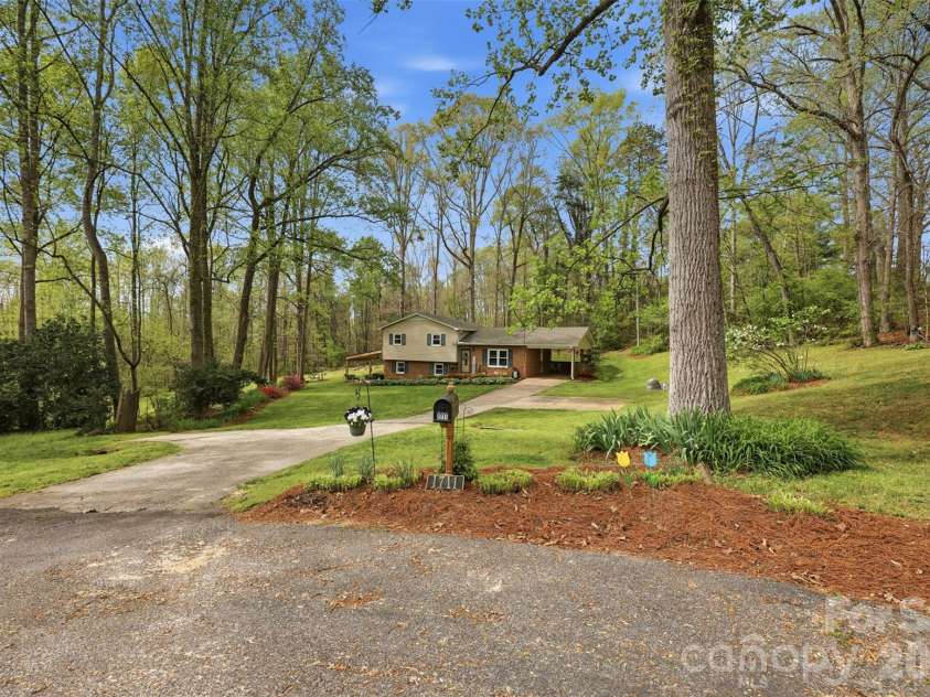 1711 Mccombs Street, Newton, NC 28658.  MLS# CAR4318276, YatesRealty ID 14277. 