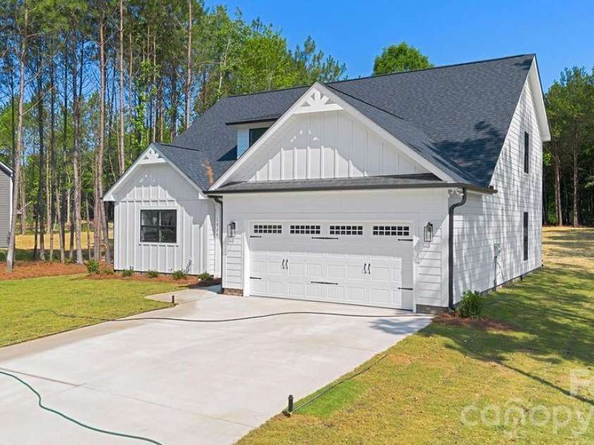 1020 Baylor Grove Road, Monroe, NC 28112.  MLS# CAR4369052, YatesRealty ID 14279. 