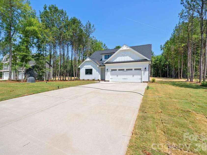 1020 Baylor Grove Road, Monroe, NC 28112.  MLS# CAR4369052, YatesRealty ID 14279. 