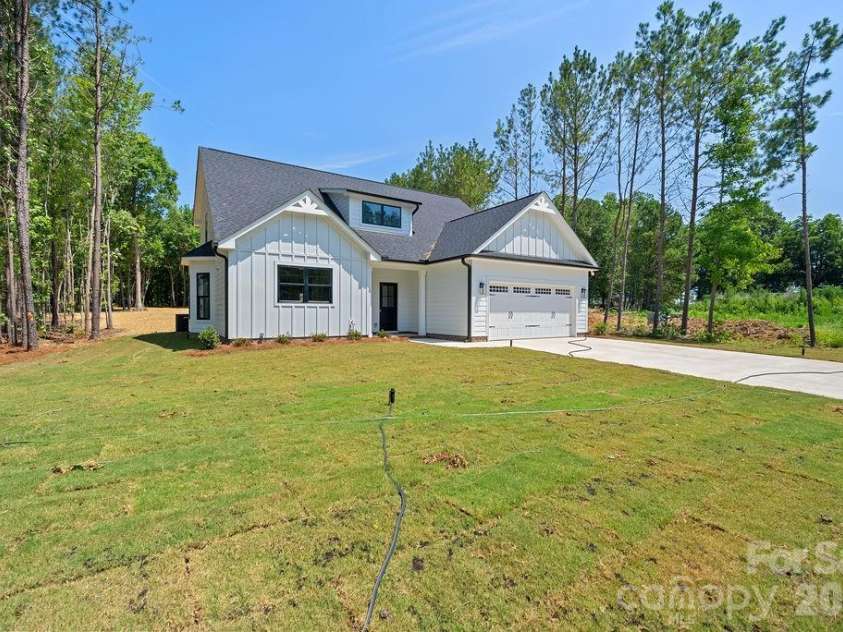 1020 Baylor Grove Road, Monroe, NC 28112.  MLS# CAR4369052, YatesRealty ID 14279. 