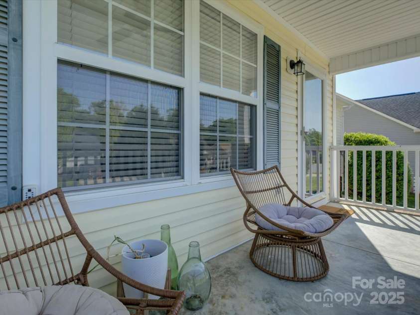 1488 Meadow Glen Lane, Rock Hill, SC 29730.  MLS# CAR4247304, YatesRealty ID 14281. 