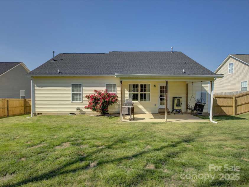 1488 Meadow Glen Lane, Rock Hill, SC 29730.  MLS# CAR4247304, YatesRealty ID 14281. 