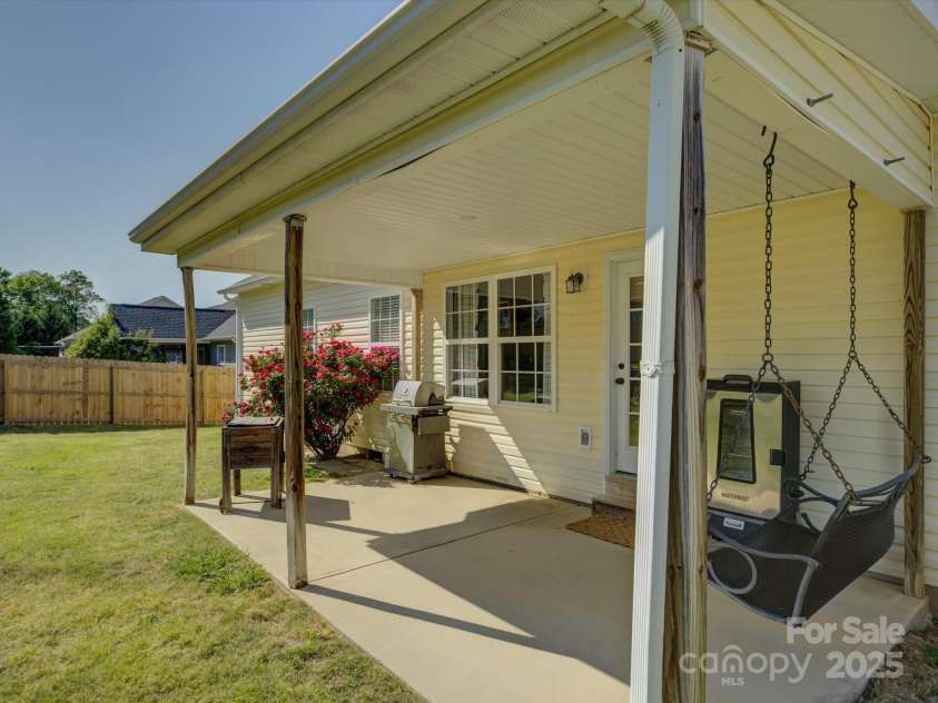 1488 Meadow Glen Lane, Rock Hill, SC 29730.  MLS# CAR4247304, YatesRealty ID 14281. 