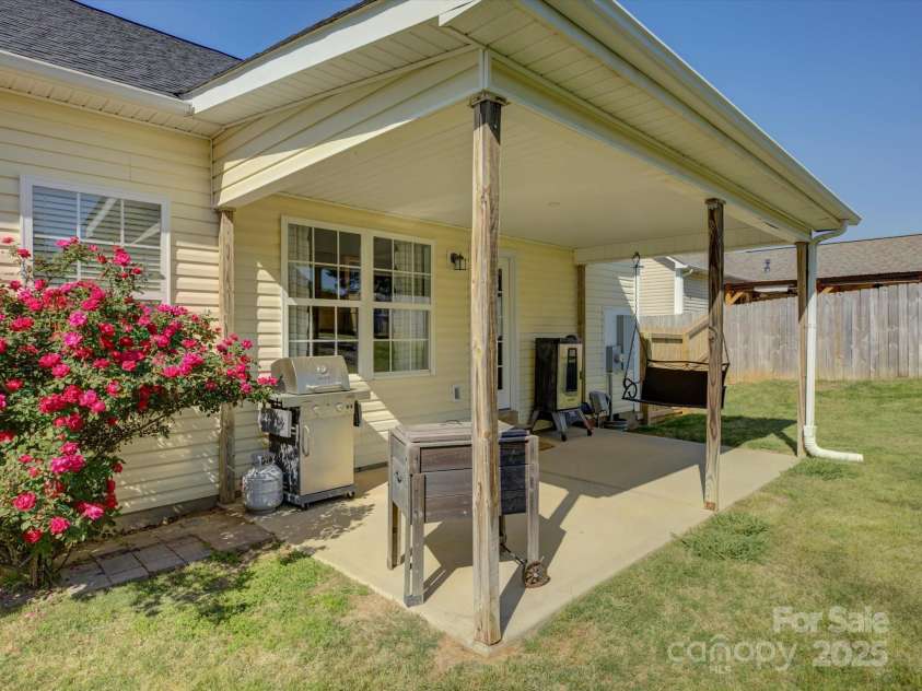 1488 Meadow Glen Lane, Rock Hill, SC 29730.  MLS# CAR4247304, YatesRealty ID 14281. 