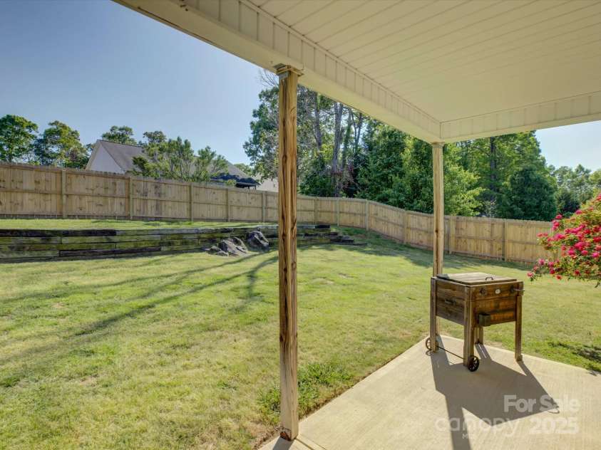 1488 Meadow Glen Lane, Rock Hill, SC 29730.  MLS# CAR4247304, YatesRealty ID 14281. 
