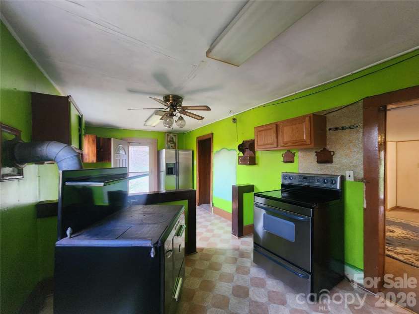 1025 Chandler Cove Road, Marshall, NC 28753.  MLS# CAR4360590, YatesRealty ID 14282. 