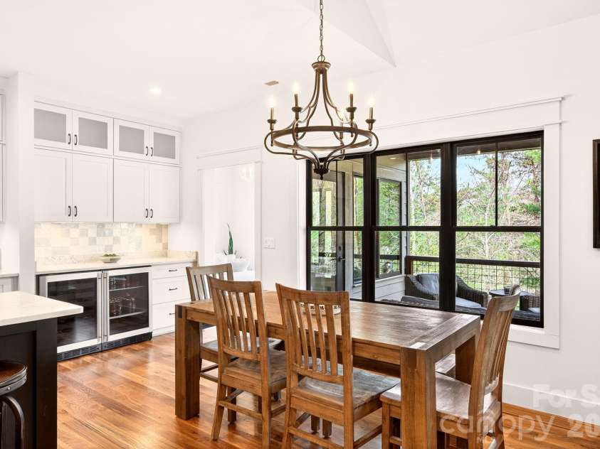 77 Village Pointe Lane, Asheville, NC 28803.  MLS# CAR4369181, YatesRealty ID 14283. Versatile dining area can feel intimate and also accommodate entertaining for large groups 