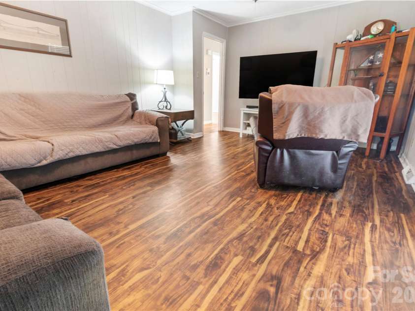 1135 Fieldstone Road, Mooresville, NC 28115.  MLS# CAR4351019, YatesRealty ID 14285. Living room