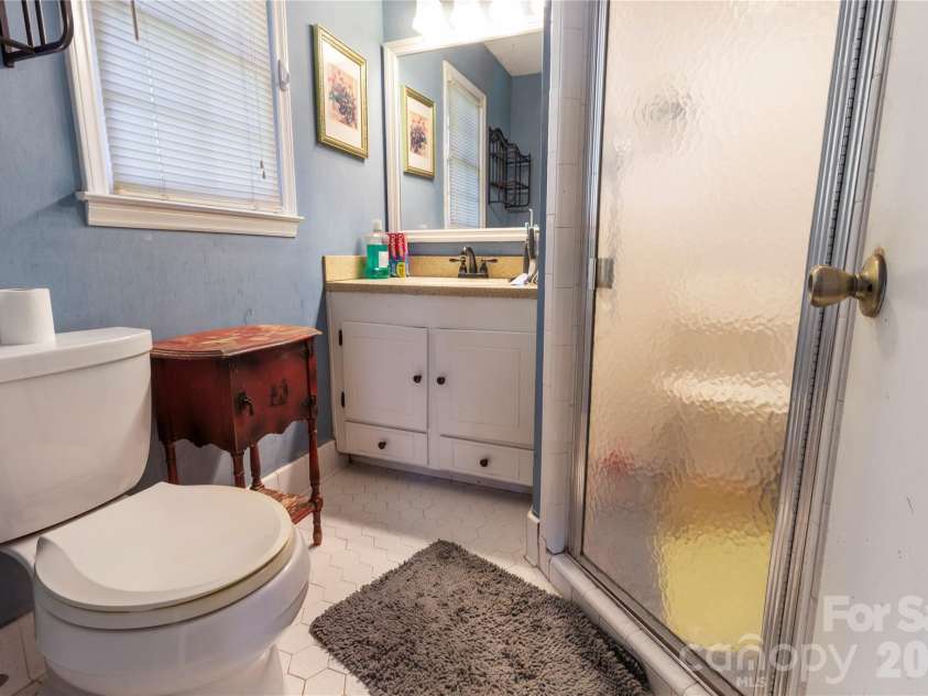 1135 Fieldstone Road, Mooresville, NC 28115.  MLS# CAR4351019, YatesRealty ID 14285. Primary Bathroom