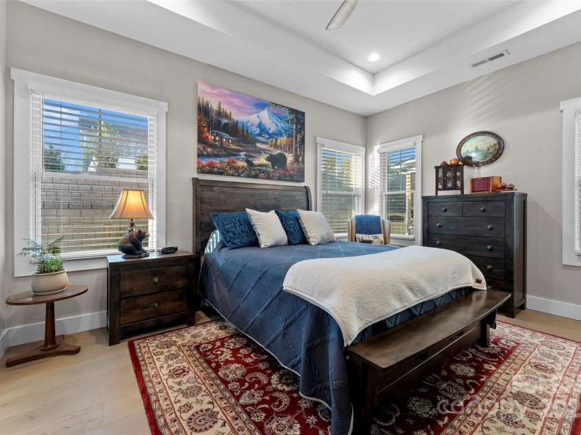 102 Olde Oak Way, Hendersonville, NC 28792.  MLS# CAR4217910, YatesRealty ID 14286. 