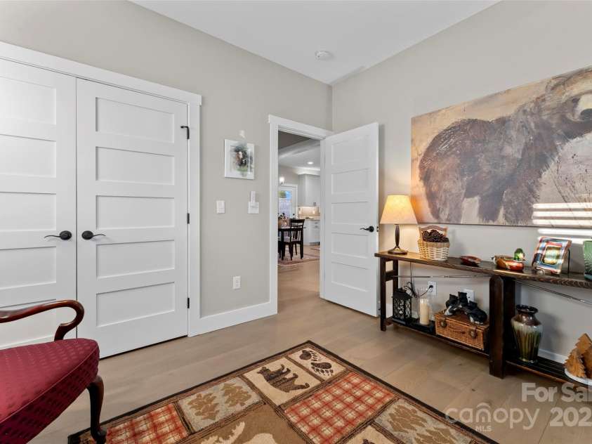 102 Olde Oak Way, Hendersonville, NC 28792.  MLS# CAR4217910, YatesRealty ID 14286. 