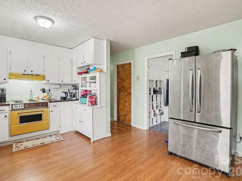 1004 Oakwood Avenue, Kannapolis, NC 28081.  MLS# CAR4354122, YatesRealty ID 14287. 