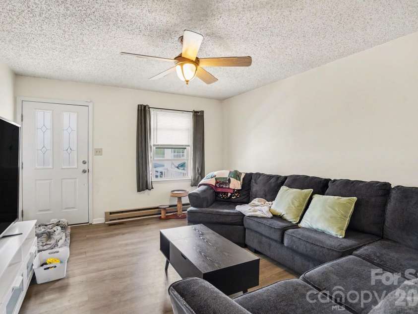 1004 Oakwood Avenue, Kannapolis, NC 28081.  MLS# CAR4354122, YatesRealty ID 14287. 