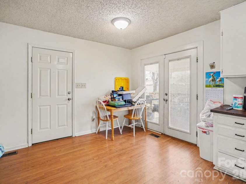 1004 Oakwood Avenue, Kannapolis, NC 28081.  MLS# CAR4354122, YatesRealty ID 14287. 