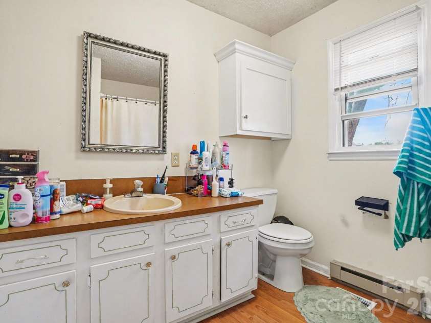 1004 Oakwood Avenue, Kannapolis, NC 28081.  MLS# CAR4354122, YatesRealty ID 14287. 